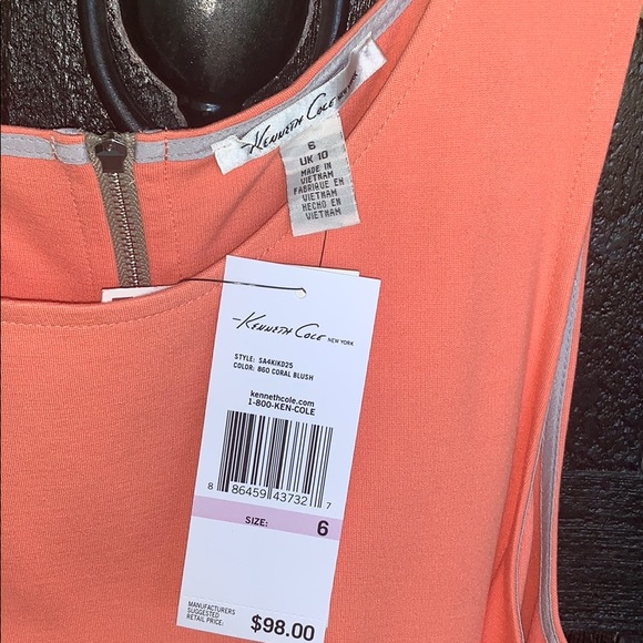 Adorable dress with a long zipper - Picture 3 of 5